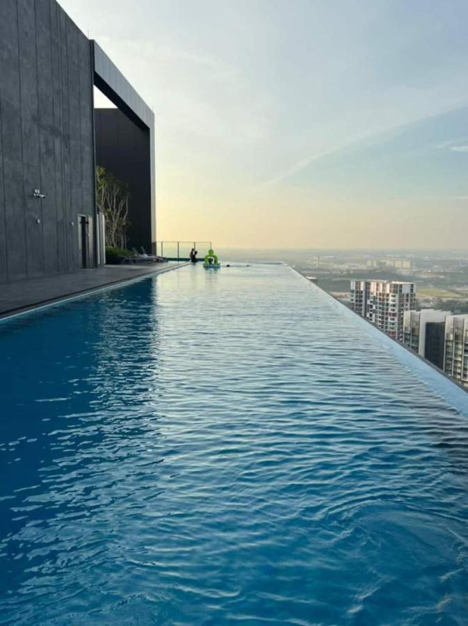 Sky Pool 4 Star Hotel Grade Stay In I-City Σαχ Αλάμ Εξωτερικό φωτογραφία